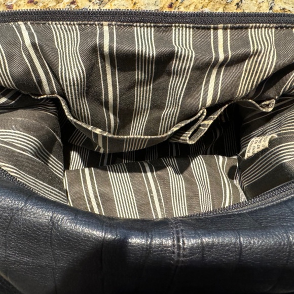 Adrienne Vittadini Large Black Textured Leather Hobo Satchel Shoulder Bag Slouch - Picture 7 of 8